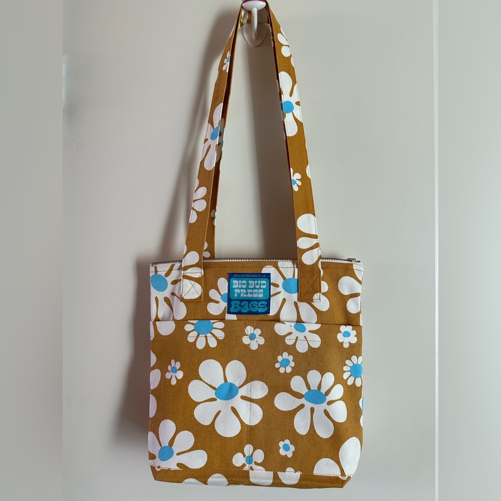 Big Bid Press zip shoulder tote